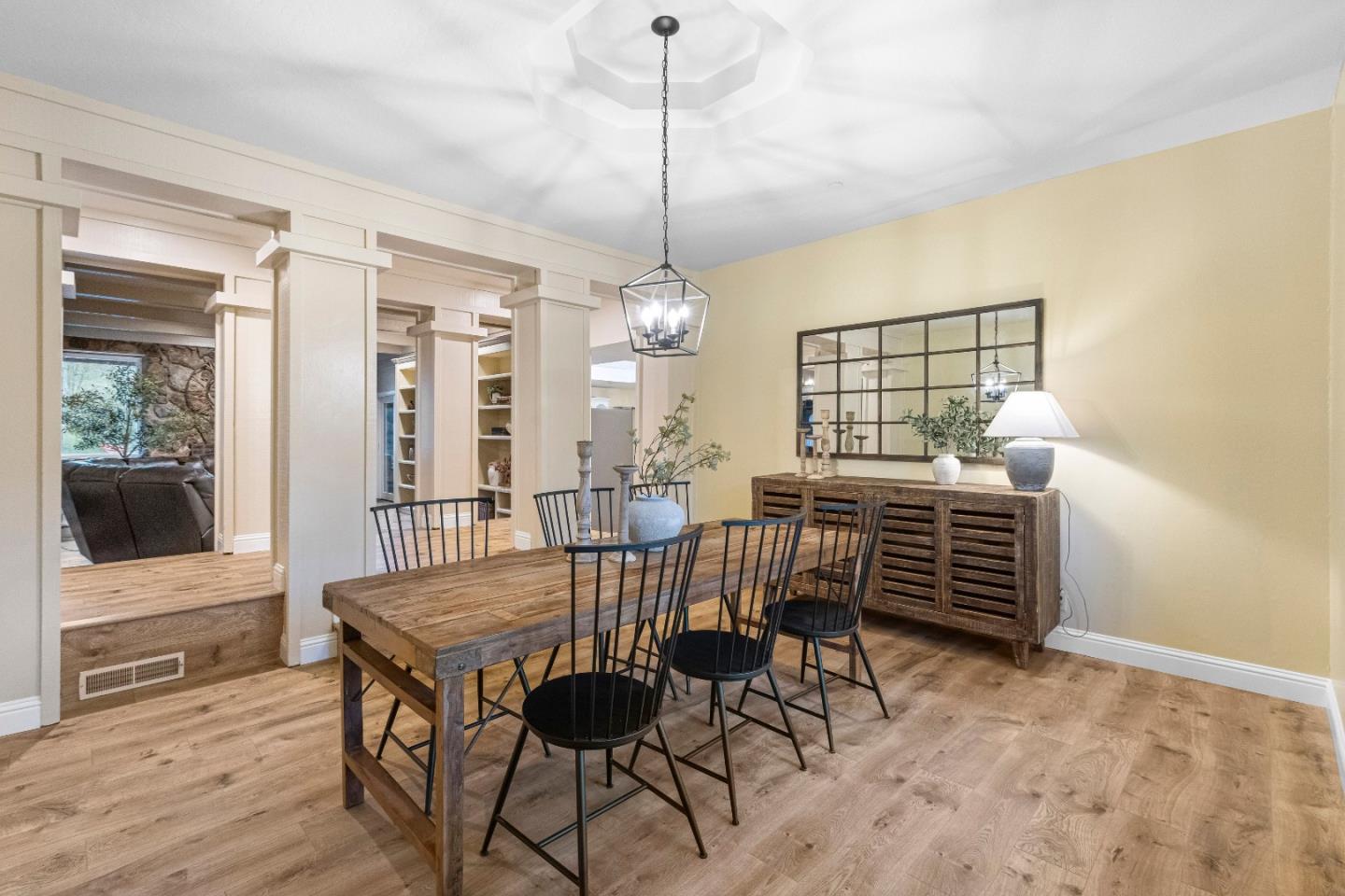 Detail Gallery Image 24 of 141 For 6915 Redwood Retreat Rd, Gilroy,  CA 95020 - 7 Beds | 5 Baths