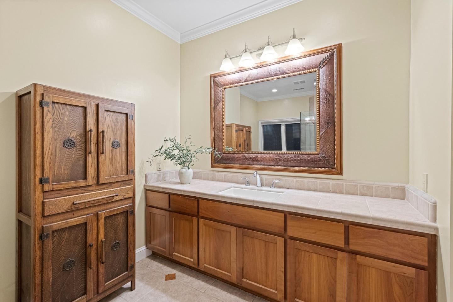 Detail Gallery Image 33 of 141 For 6915 Redwood Retreat Rd, Gilroy,  CA 95020 - 7 Beds | 5 Baths