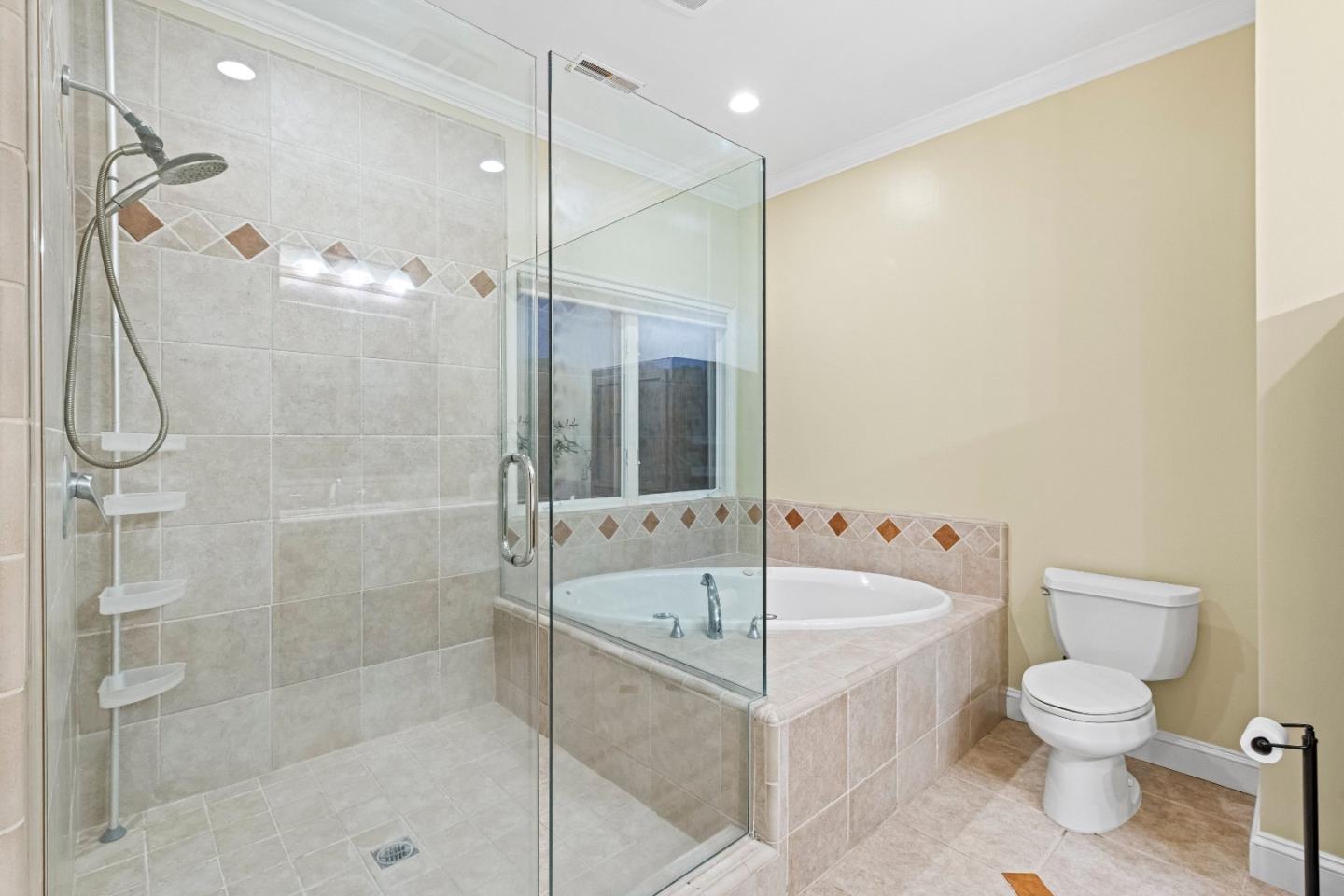 Detail Gallery Image 34 of 141 For 6915 Redwood Retreat Rd, Gilroy,  CA 95020 - 7 Beds | 5 Baths