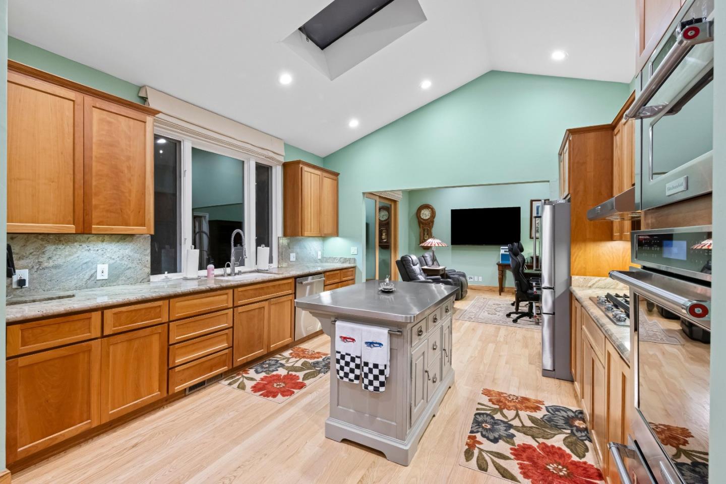 Detail Gallery Image 43 of 141 For 6915 Redwood Retreat Rd, Gilroy,  CA 95020 - 7 Beds | 5 Baths