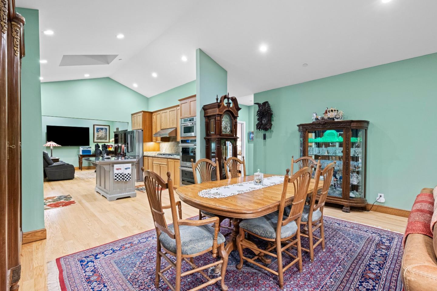 Detail Gallery Image 50 of 141 For 6915 Redwood Retreat Rd, Gilroy,  CA 95020 - 7 Beds | 5 Baths