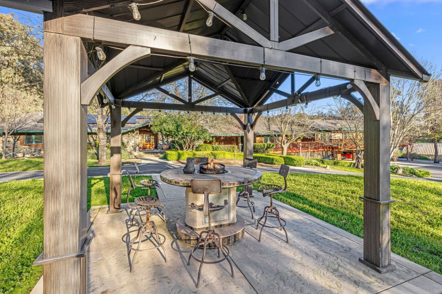 Detail Gallery Image 82 of 141 For 6915 Redwood Retreat Rd, Gilroy,  CA 95020 - 7 Beds | 5 Baths