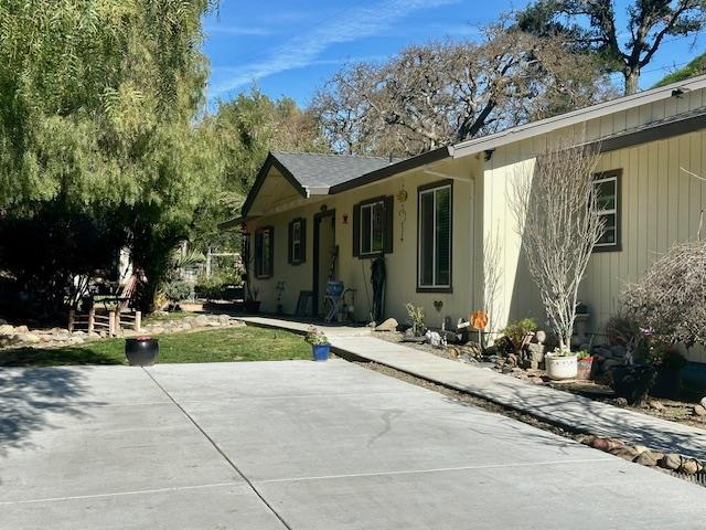 Detail Gallery Image 5 of 35 For 8525 Southside Rd, Tres Pinos,  CA 95075 - 3 Beds | 2 Baths