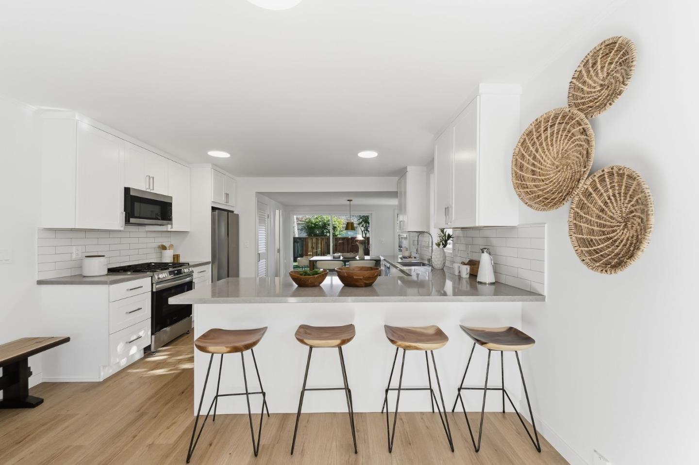 Detail Gallery Image 11 of 30 For 711 Roosevelt Ave, Redwood City,  CA 94061 - 2 Beds | 1/1 Baths