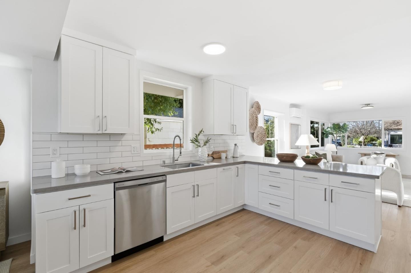 Detail Gallery Image 15 of 30 For 711 Roosevelt Ave, Redwood City,  CA 94061 - 2 Beds | 1/1 Baths