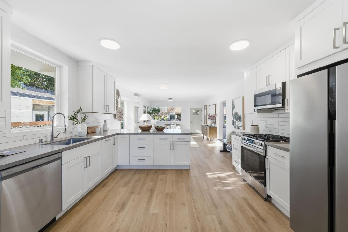 Detail Gallery Image 16 of 30 For 711 Roosevelt Ave, Redwood City,  CA 94061 - 2 Beds | 1/1 Baths