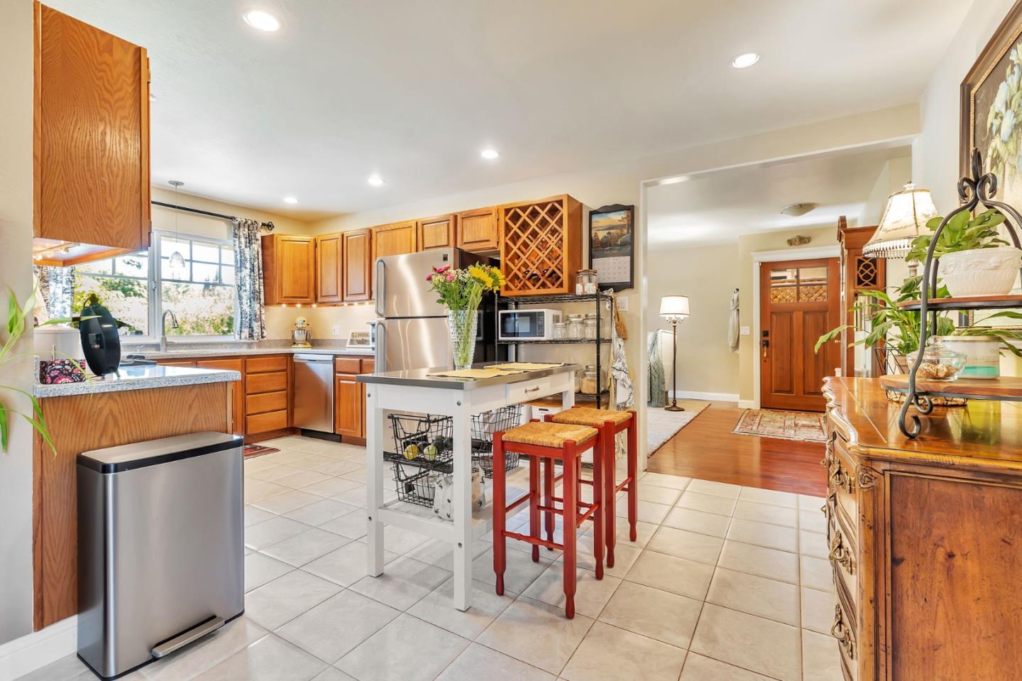 Detail Gallery Image 6 of 33 For 2169 Sufonet Dr, San Jose,  CA 95124 - 3 Beds | 2 Baths