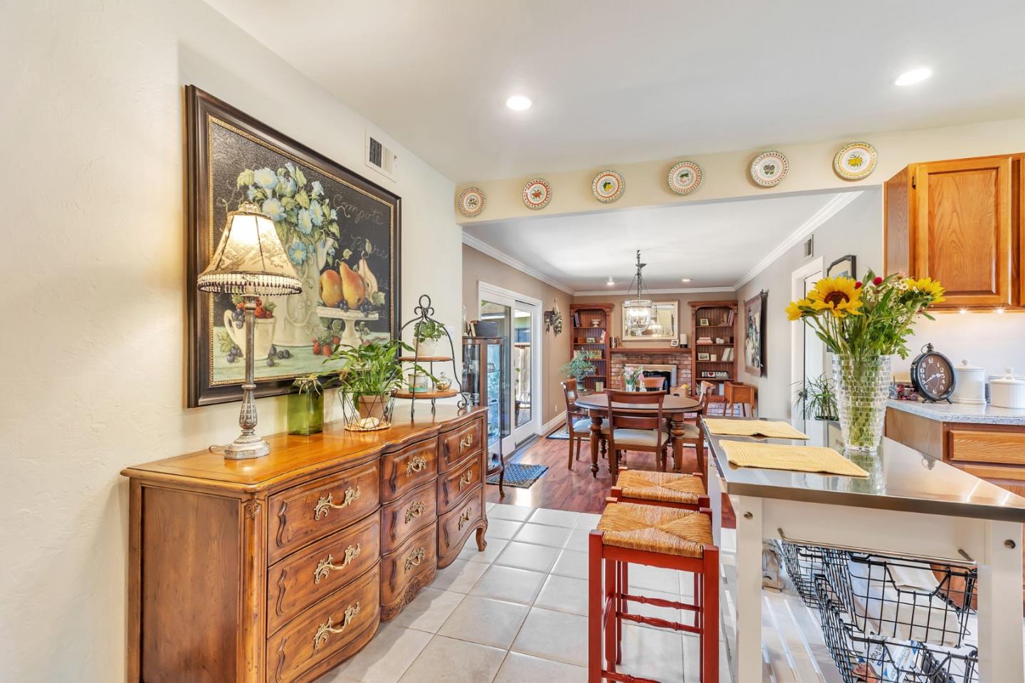 Detail Gallery Image 7 of 33 For 2169 Sufonet Dr, San Jose,  CA 95124 - 3 Beds | 2 Baths