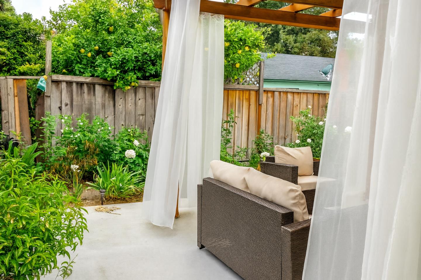 Detail Gallery Image 4 of 19 For 310 Surber Dr, San Jose,  CA 95123 - 4 Beds | 2 Baths