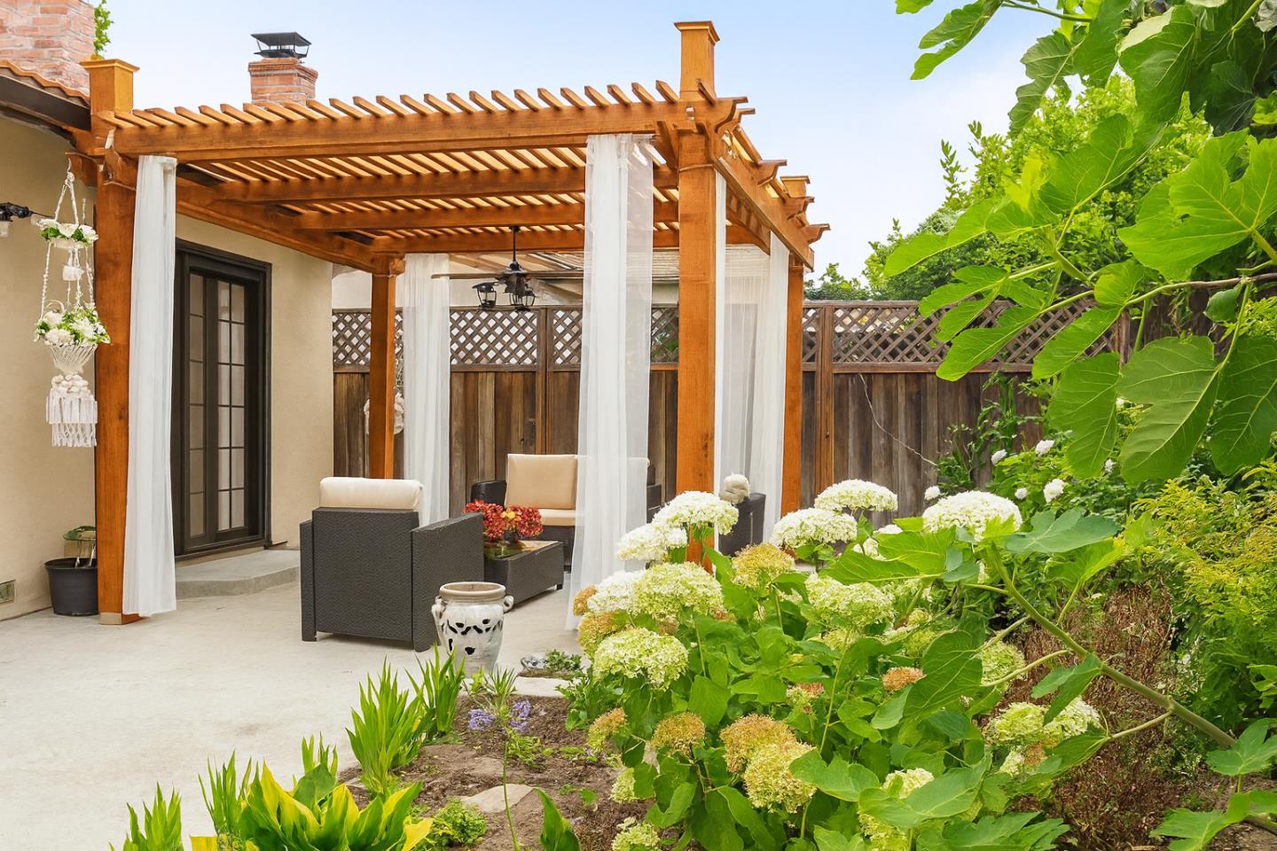 Detail Gallery Image 8 of 19 For 310 Surber Dr, San Jose,  CA 95123 - 4 Beds | 2 Baths