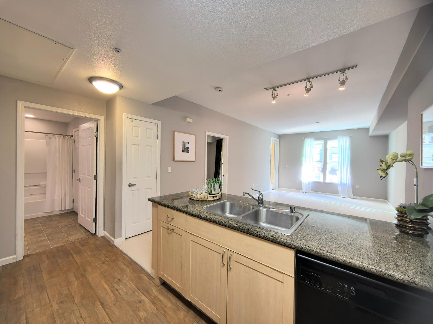 Detail Gallery Image 10 of 25 For 1550 Technology Dr #1099,  San Jose,  CA 95110 - 2 Beds | 2 Baths