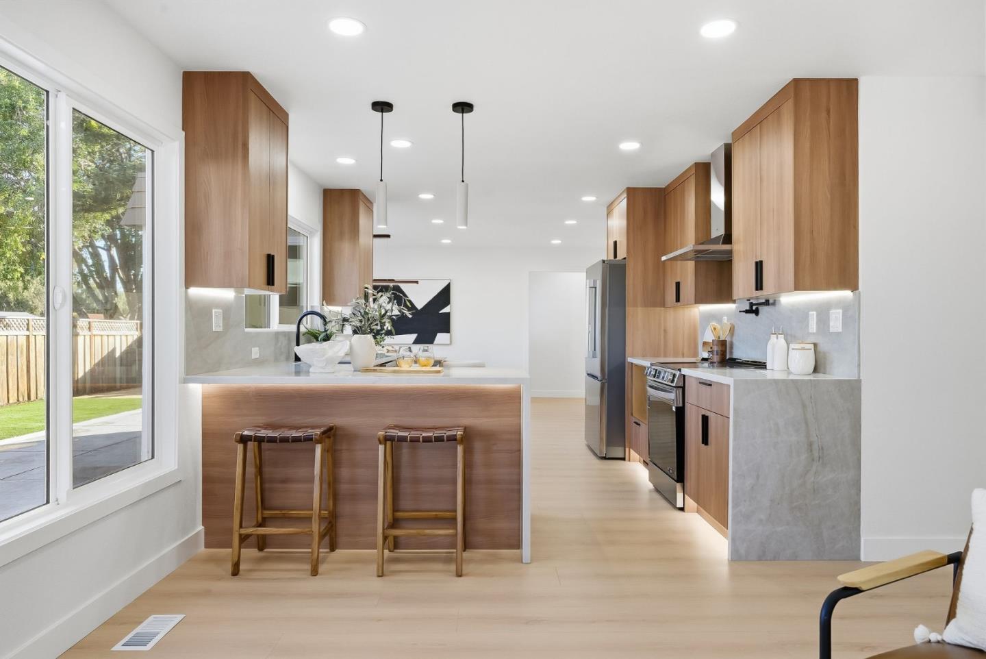 Detail Gallery Image 14 of 45 For 1334 Spoonbill Way, Sunnyvale,  CA 94087 - 3 Beds | 2 Baths