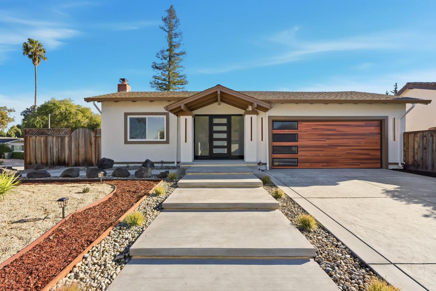 Detail Gallery Image 2 of 45 For 1334 Spoonbill Way, Sunnyvale,  CA 94087 - 3 Beds | 2 Baths