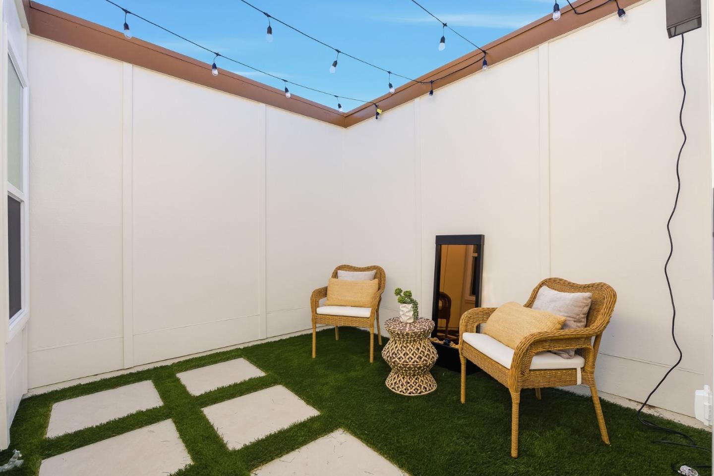 Detail Gallery Image 20 of 45 For 1334 Spoonbill Way, Sunnyvale,  CA 94087 - 3 Beds | 2 Baths