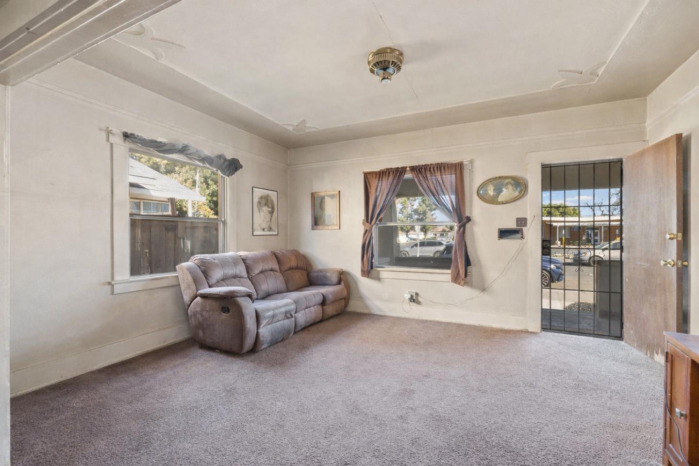 Detail Gallery Image 8 of 52 For 1351 Plum St, San Jose,  CA 95110 - 3 Beds | 1 Baths