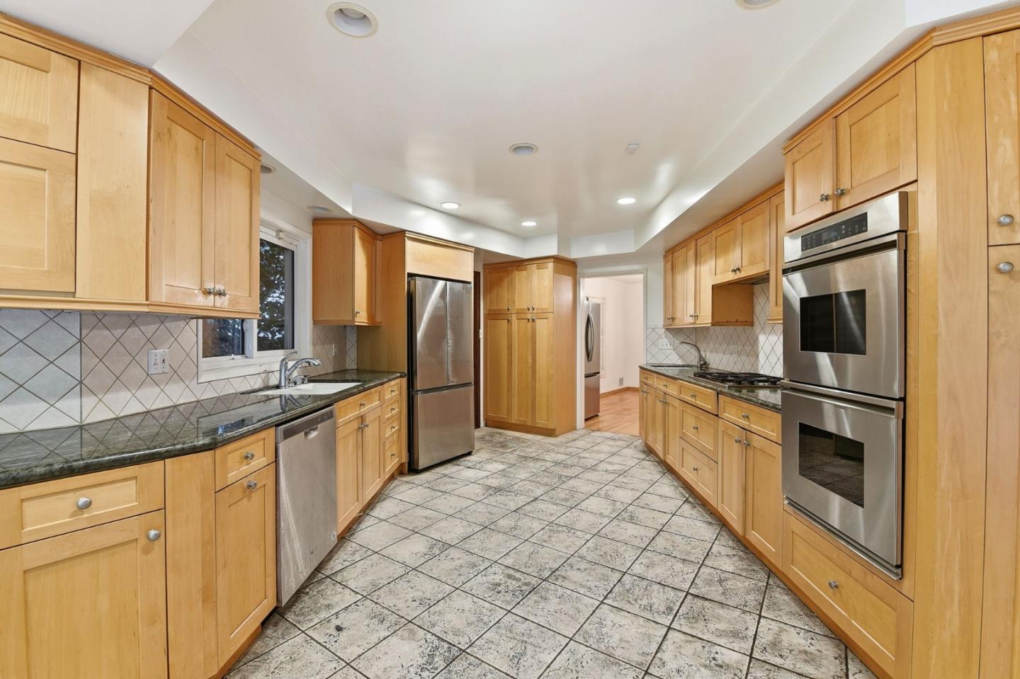 Detail Gallery Image 11 of 26 For 1008 Westholme Ave, Los Angeles,  CA 90024 - 5 Beds | 4 Baths