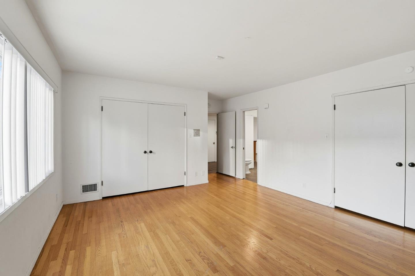 Detail Gallery Image 16 of 26 For 1008 Westholme Ave, Los Angeles,  CA 90024 - 5 Beds | 4 Baths