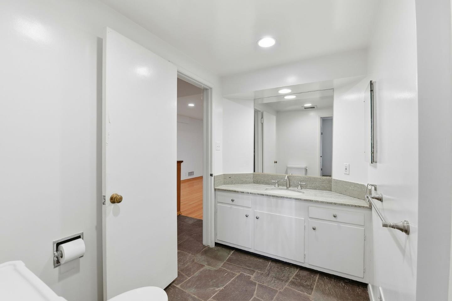 Detail Gallery Image 19 of 26 For 1008 Westholme Ave, Los Angeles,  CA 90024 - 5 Beds | 4 Baths