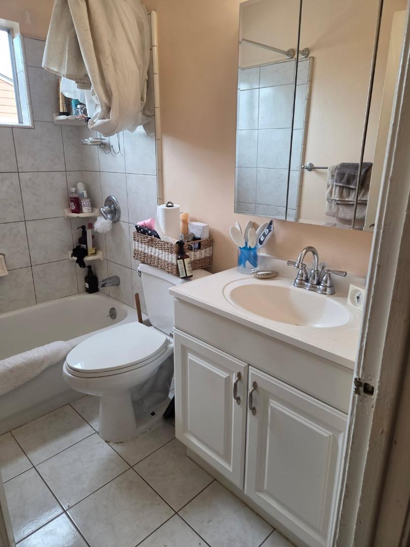 Detail Gallery Image 7 of 7 For 947 91st Ave, Oakland,  CA 94603 - 3 Beds | 1 Baths