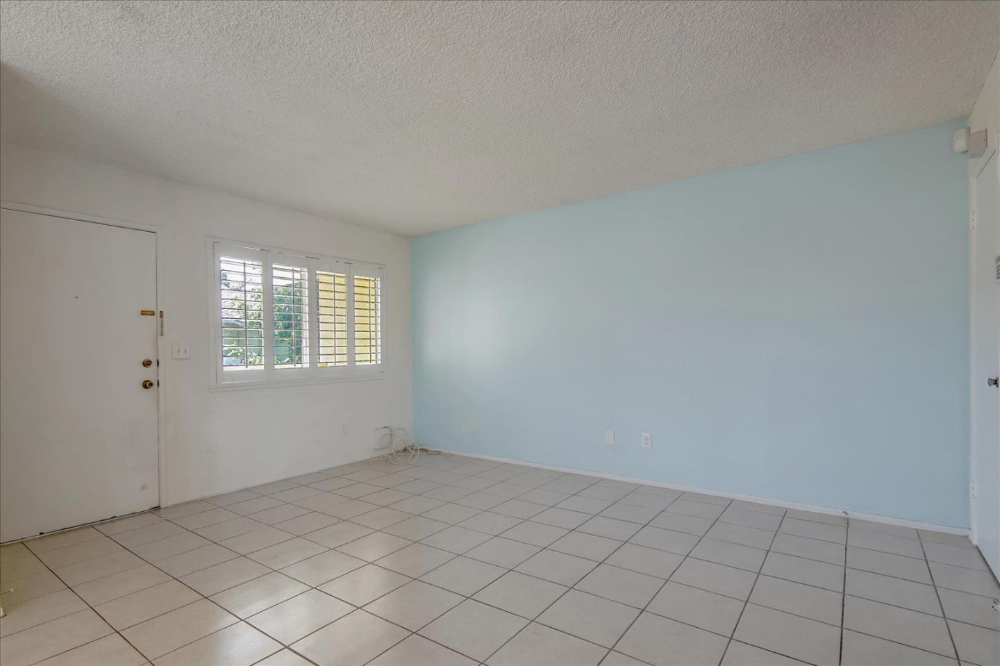 Detail Gallery Image 11 of 42 For 16755 Parthenia St #6,  Northridge,  CA 91343 - 2 Beds | 1 Baths