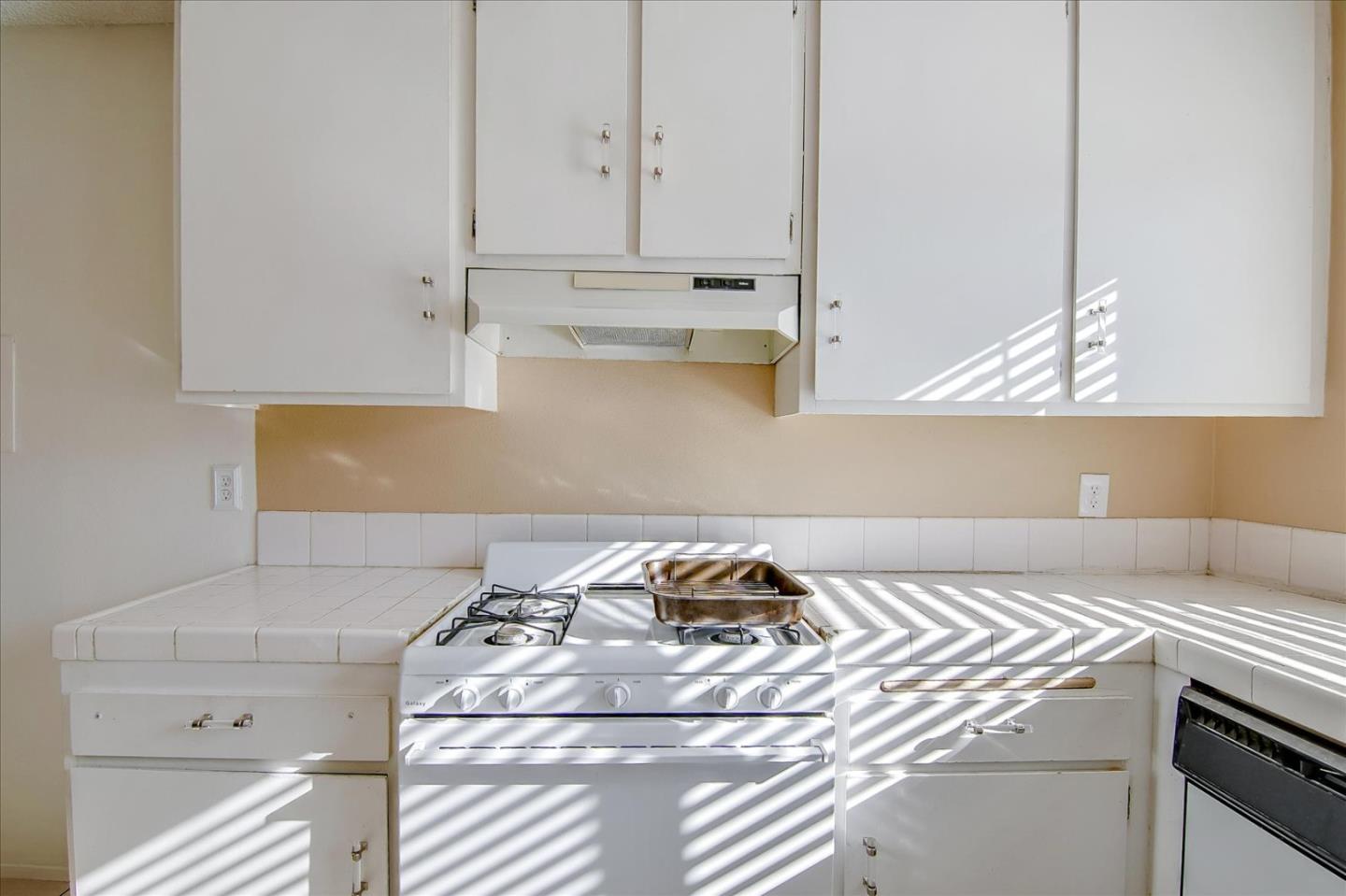 Detail Gallery Image 18 of 42 For 16755 Parthenia St #6,  Northridge,  CA 91343 - 2 Beds | 1 Baths