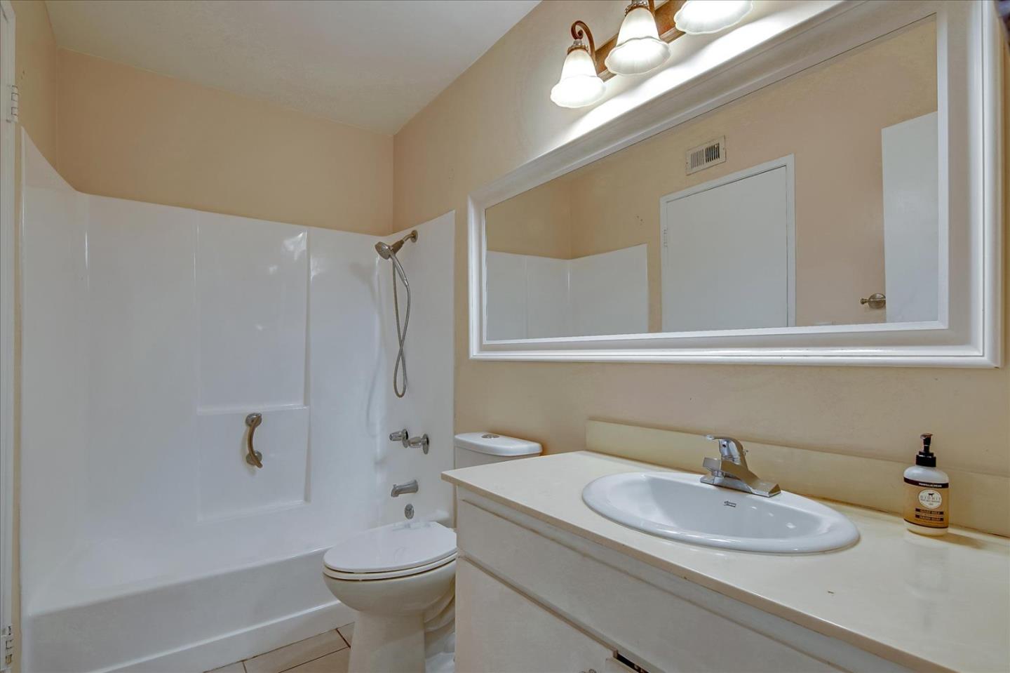 Detail Gallery Image 34 of 42 For 16755 Parthenia St #6,  Northridge,  CA 91343 - 2 Beds | 1 Baths