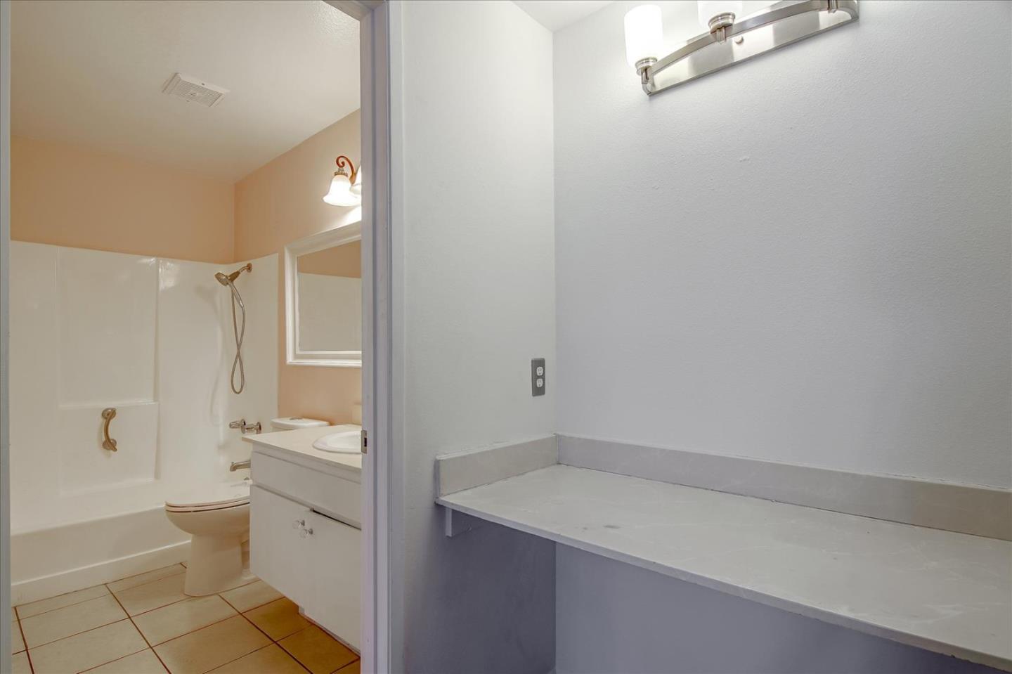 Detail Gallery Image 36 of 42 For 16755 Parthenia St #6,  Northridge,  CA 91343 - 2 Beds | 1 Baths