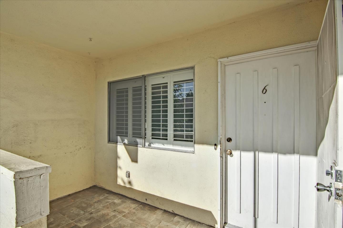 Detail Gallery Image 6 of 42 For 16755 Parthenia St #6,  Northridge,  CA 91343 - 2 Beds | 1 Baths