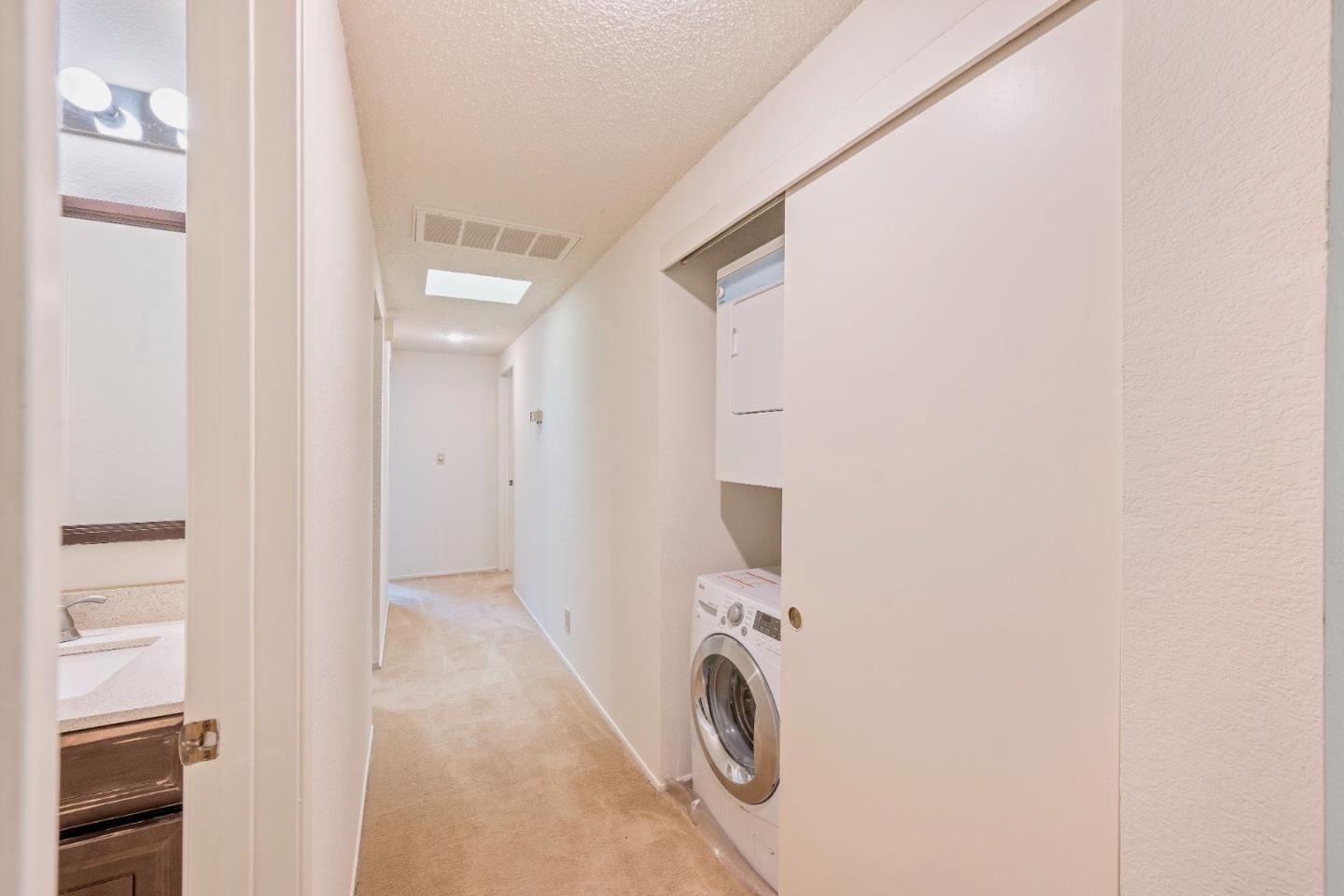 Detail Gallery Image 3 of 19 For 4685 Albany Cir #141,  San Jose,  CA 95129 - 2 Beds | 2 Baths