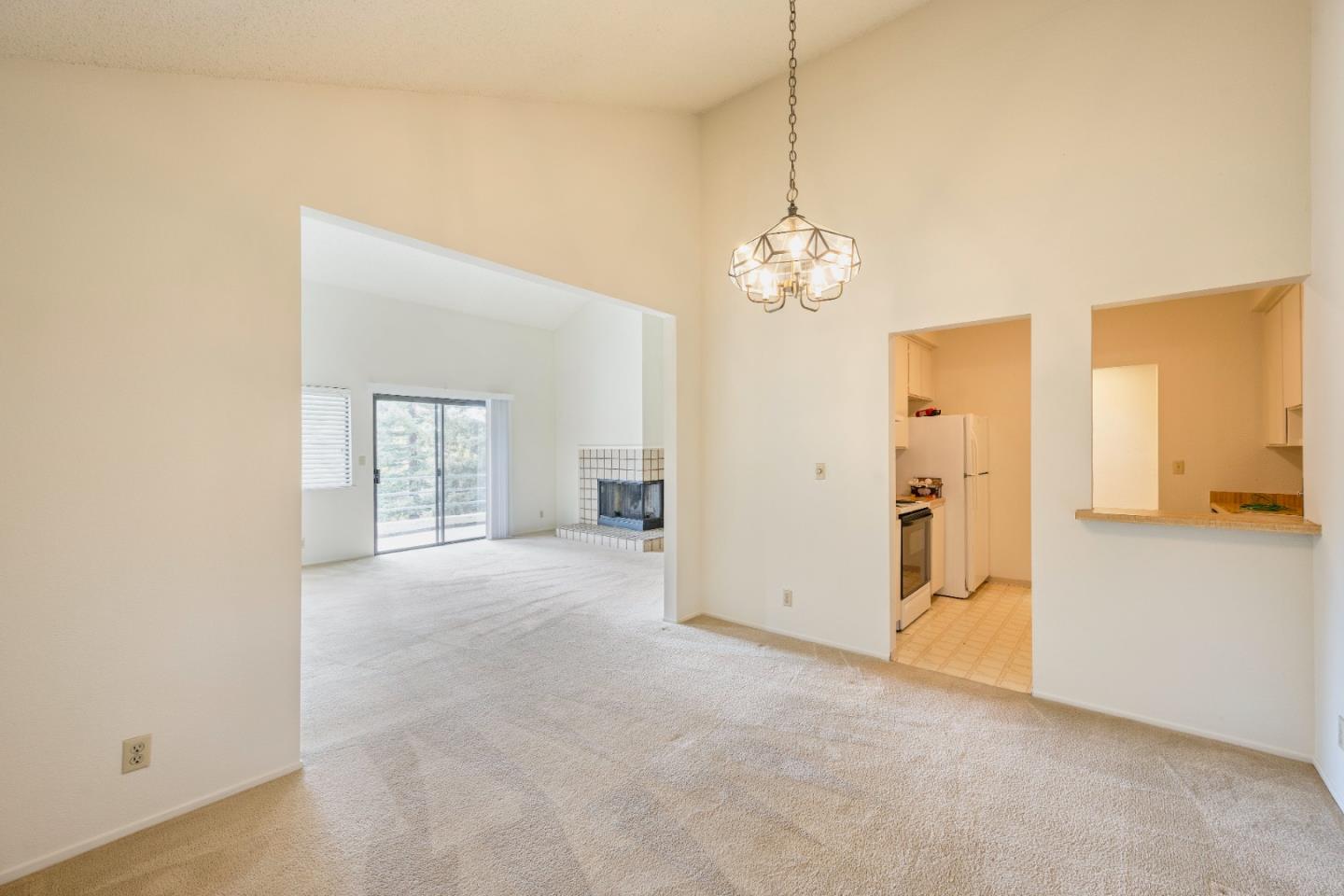 Detail Gallery Image 6 of 19 For 4685 Albany Cir #141,  San Jose,  CA 95129 - 2 Beds | 2 Baths