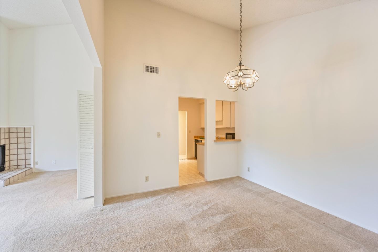 Detail Gallery Image 7 of 19 For 4685 Albany Cir #141,  San Jose,  CA 95129 - 2 Beds | 2 Baths