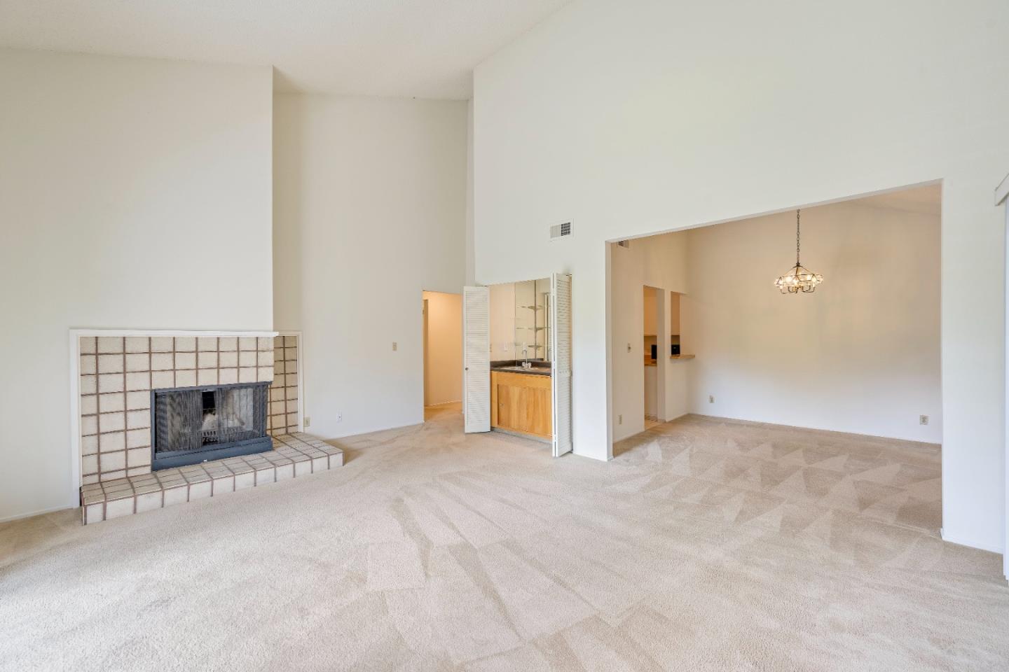 Detail Gallery Image 8 of 19 For 4685 Albany Cir #141,  San Jose,  CA 95129 - 2 Beds | 2 Baths