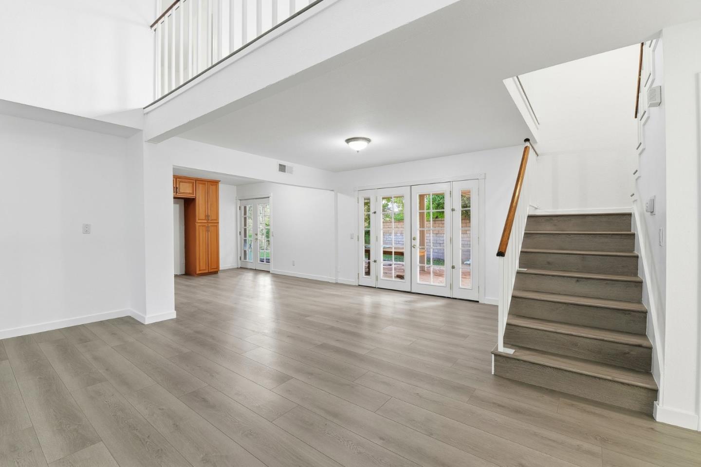 Detail Gallery Image 8 of 23 For 29016 Lillyglen Dr, Santa Clarita,  CA 91387 - 3 Beds | 2/1 Baths