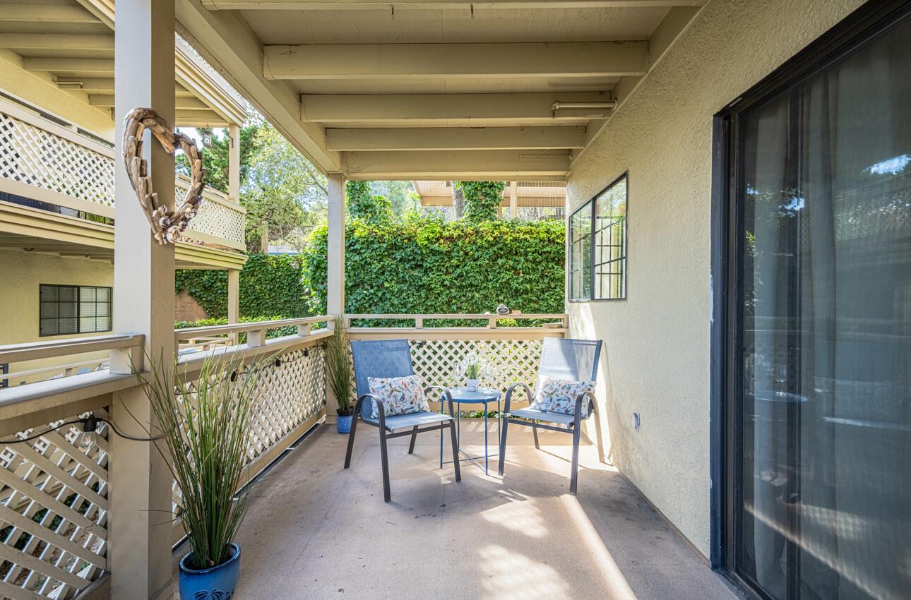 Detail Gallery Image 4 of 27 For 640 Pheasant Ridge Rd, Monterey,  CA 93940 - 2 Beds | 2 Baths