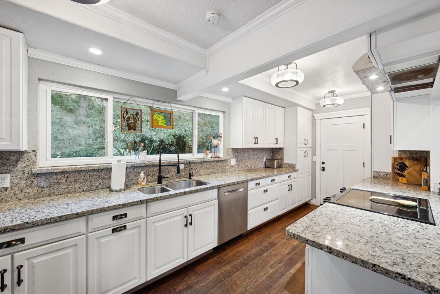 Detail Gallery Image 15 of 93 For 25560 Firhaven Ln, Los Gatos,  CA 95033 - 5 Beds | 3/1 Baths