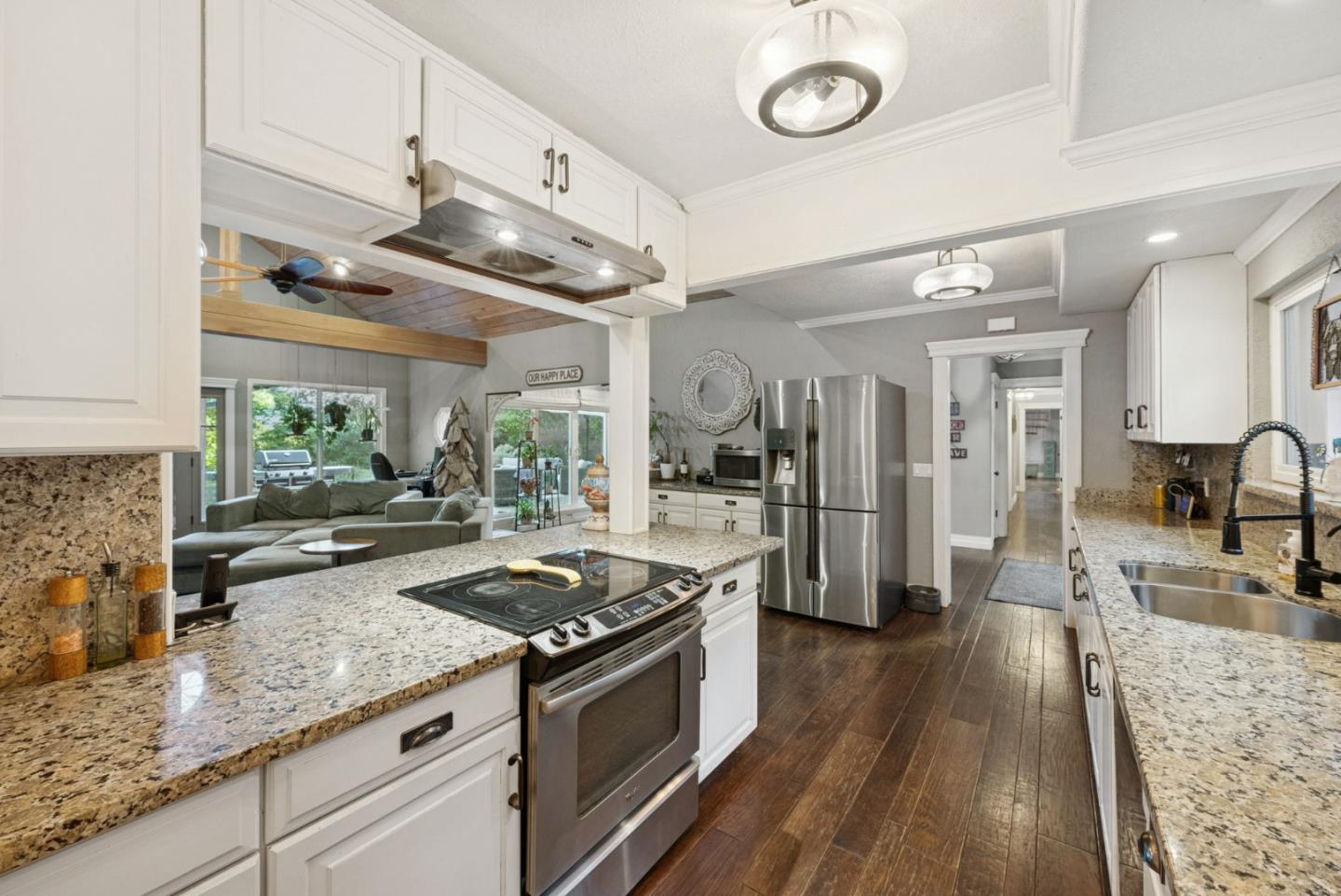 Detail Gallery Image 19 of 93 For 25560 Firhaven Ln, Los Gatos,  CA 95033 - 5 Beds | 3/1 Baths