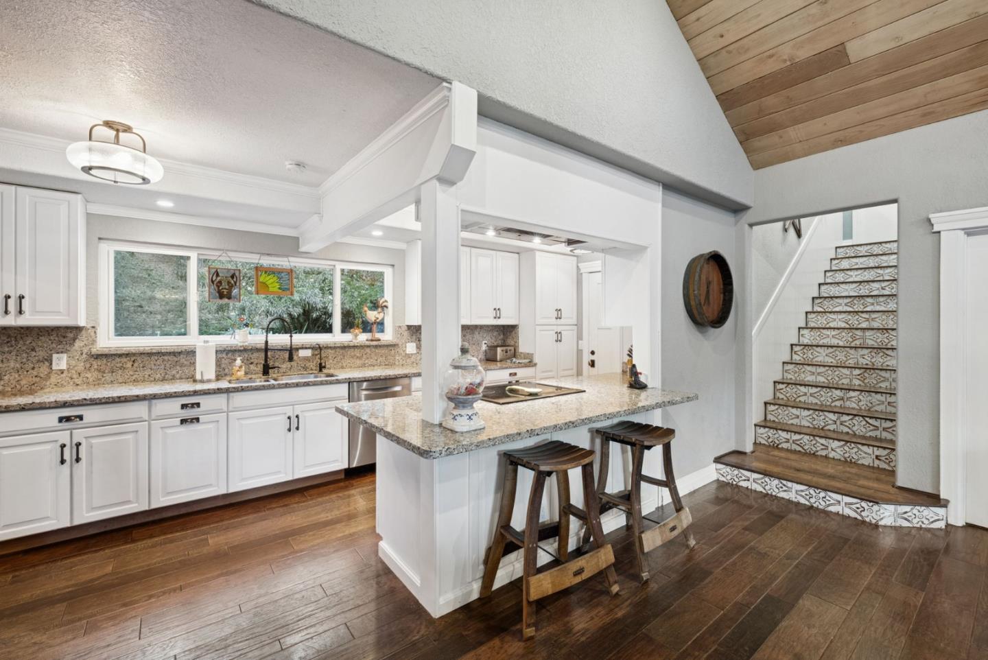 Detail Gallery Image 20 of 93 For 25560 Firhaven Ln, Los Gatos,  CA 95033 - 5 Beds | 3/1 Baths