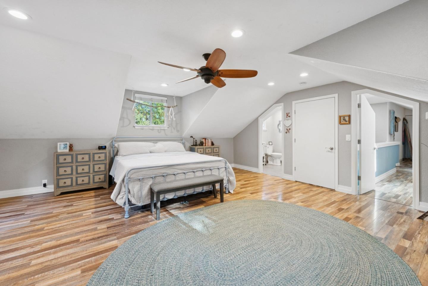 Detail Gallery Image 27 of 93 For 25560 Firhaven Ln, Los Gatos,  CA 95033 - 5 Beds | 3/1 Baths