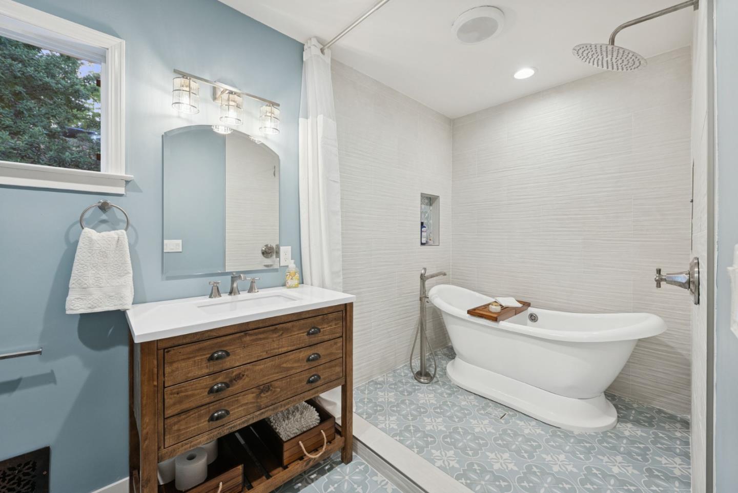 Detail Gallery Image 38 of 93 For 25560 Firhaven Ln, Los Gatos,  CA 95033 - 5 Beds | 3/1 Baths