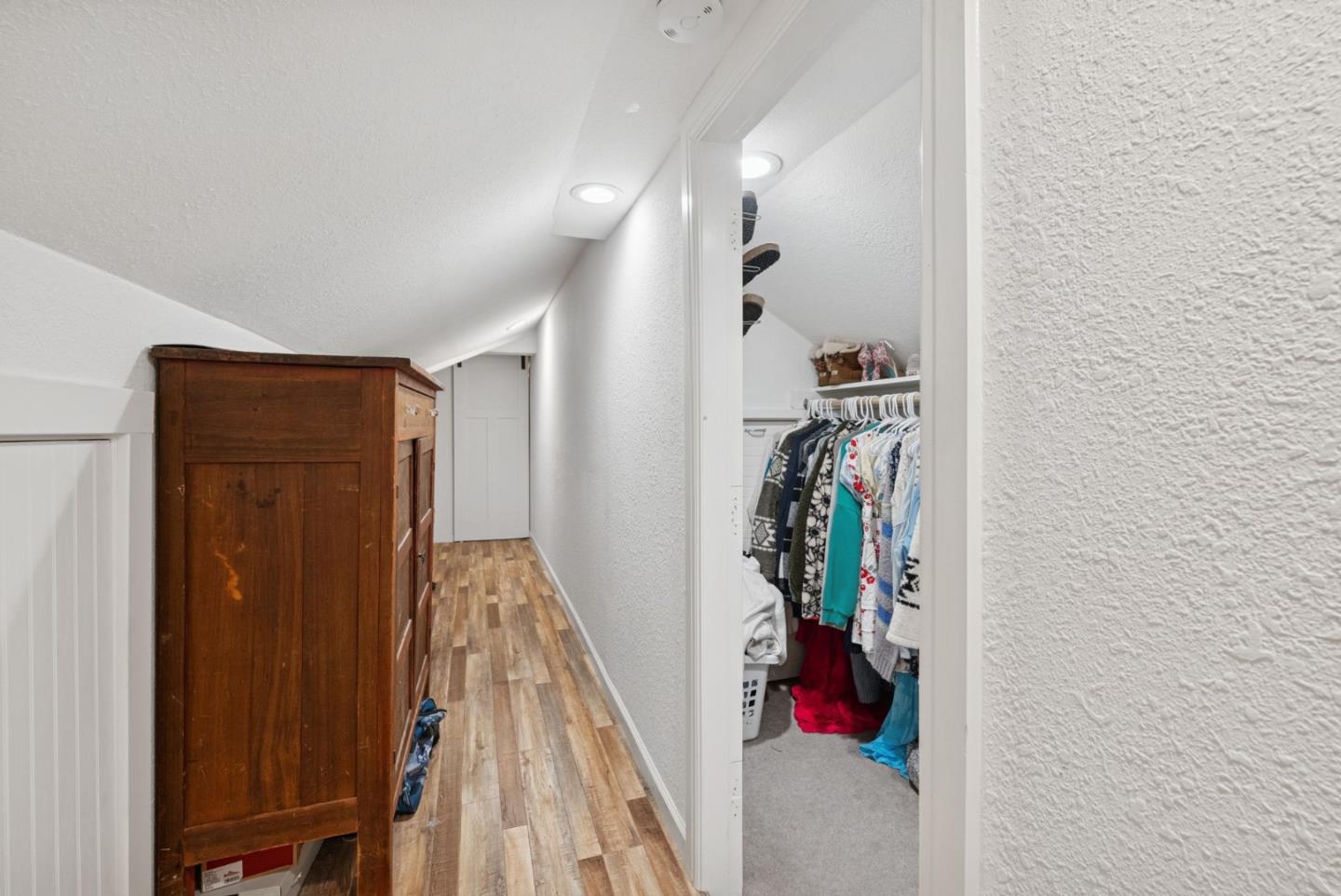 Detail Gallery Image 51 of 93 For 25560 Firhaven Ln, Los Gatos,  CA 95033 - 5 Beds | 3/1 Baths