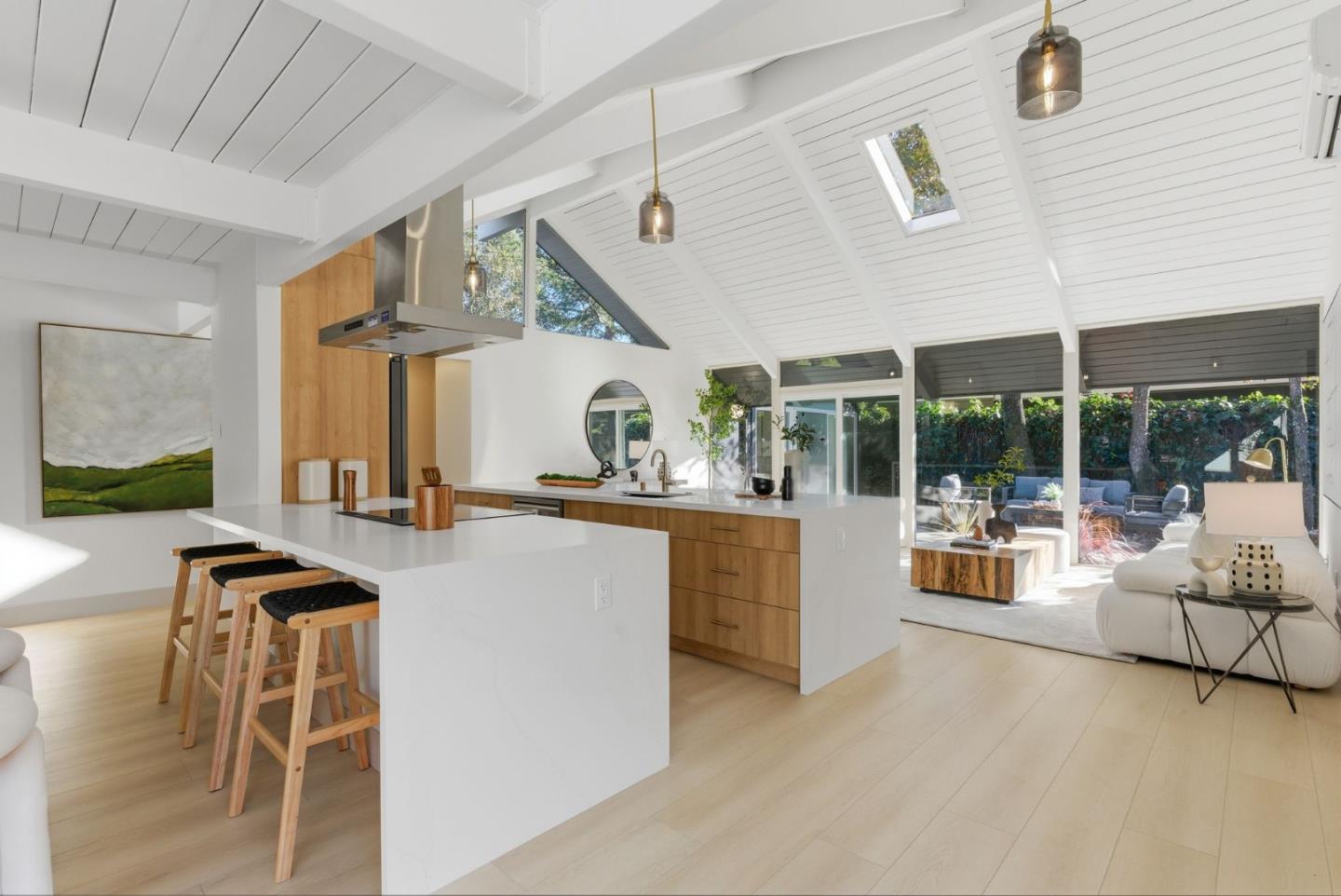 Detail Gallery Image 10 of 81 For 2212 Juniperberry Dr, San Rafael,  CA 94903 - 4 Beds | 2 Baths