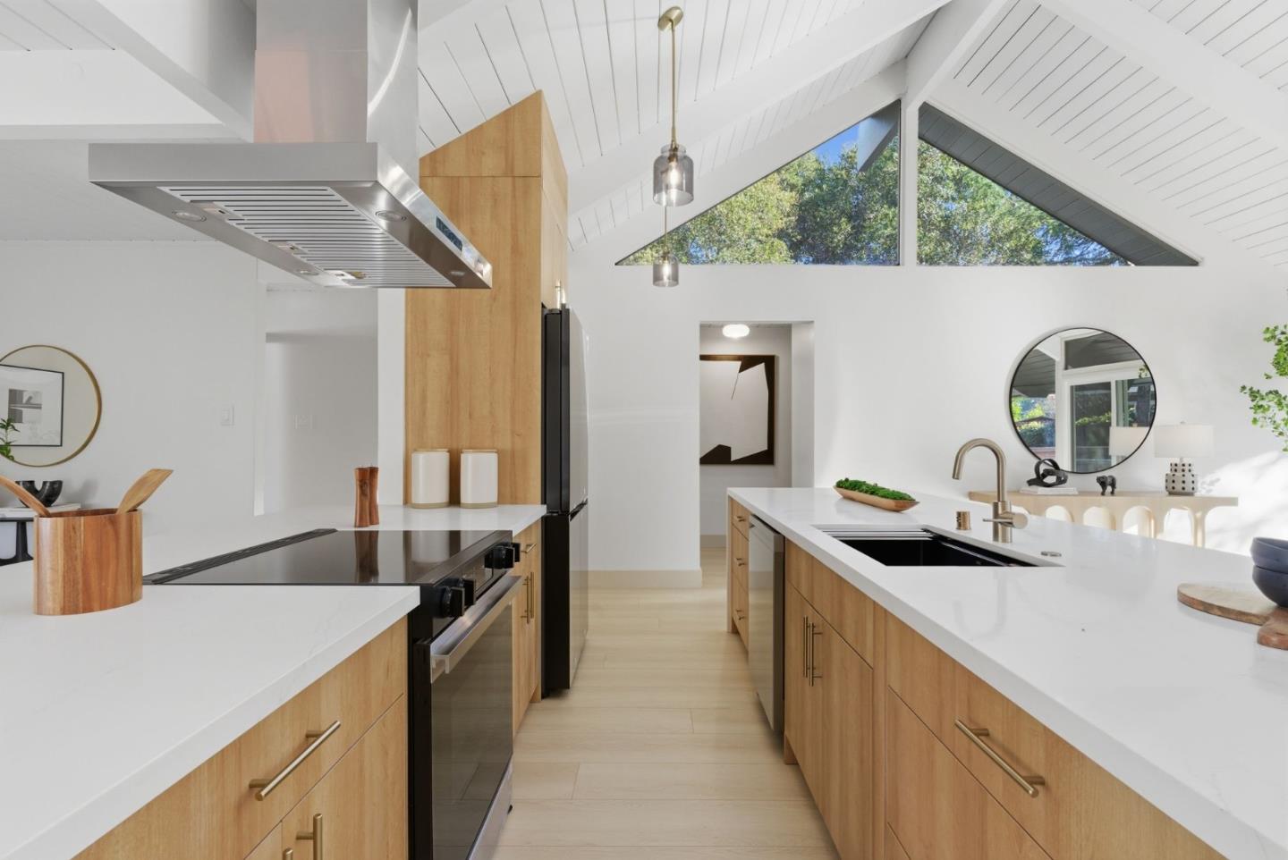 Detail Gallery Image 14 of 81 For 2212 Juniperberry Dr, San Rafael,  CA 94903 - 4 Beds | 2 Baths