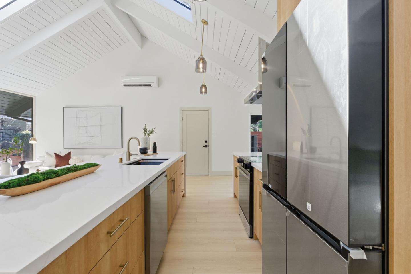 Detail Gallery Image 16 of 81 For 2212 Juniperberry Dr, San Rafael,  CA 94903 - 4 Beds | 2 Baths