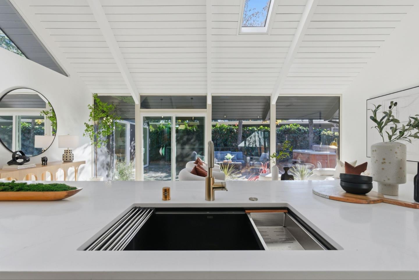 Detail Gallery Image 18 of 81 For 2212 Juniperberry Dr, San Rafael,  CA 94903 - 4 Beds | 2 Baths