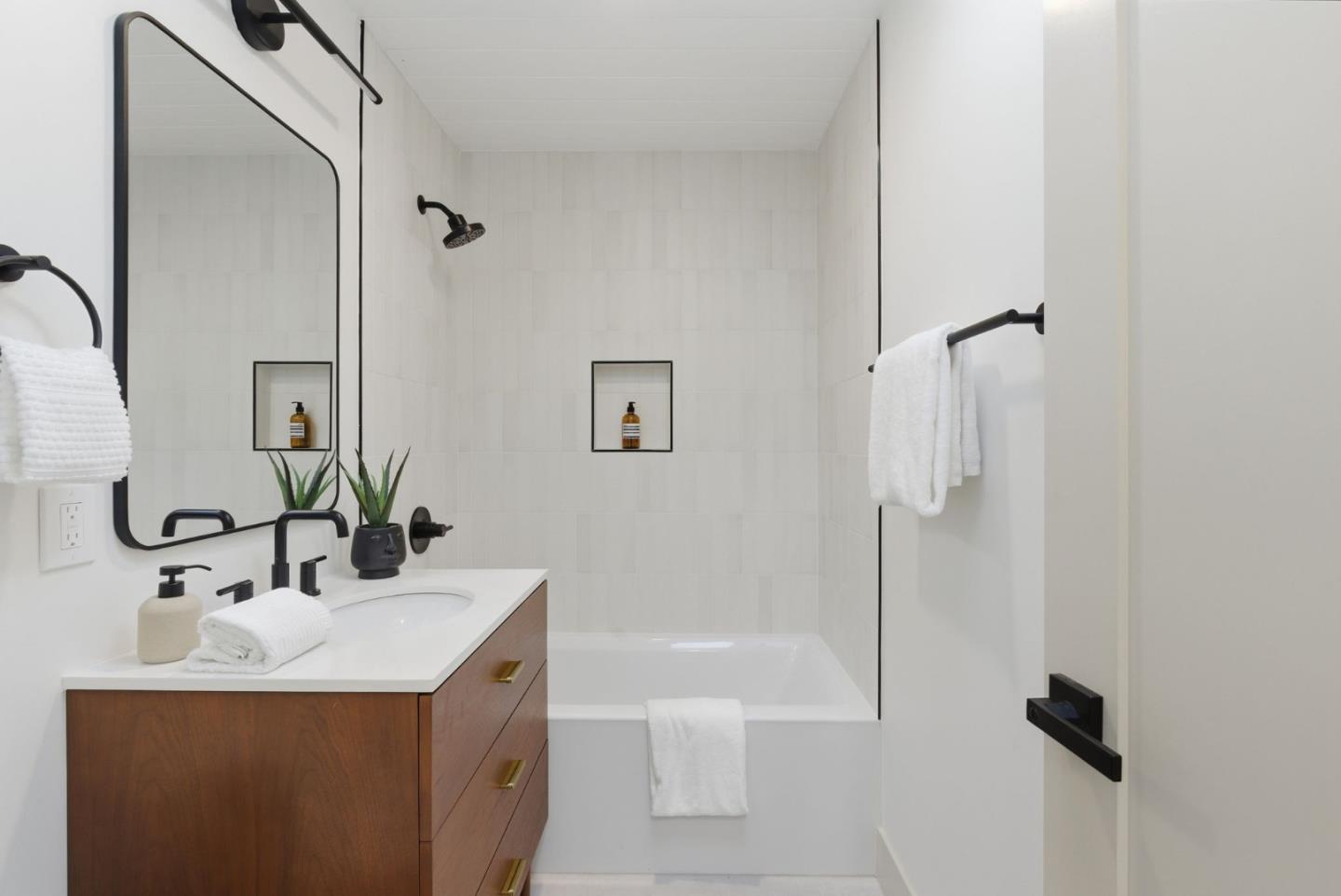 Detail Gallery Image 38 of 81 For 2212 Juniperberry Dr, San Rafael,  CA 94903 - 4 Beds | 2 Baths