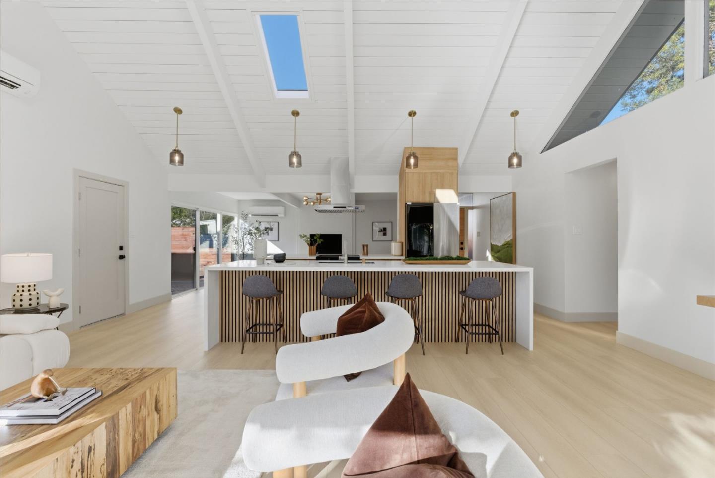 Detail Gallery Image 7 of 81 For 2212 Juniperberry Dr, San Rafael,  CA 94903 - 4 Beds | 2 Baths