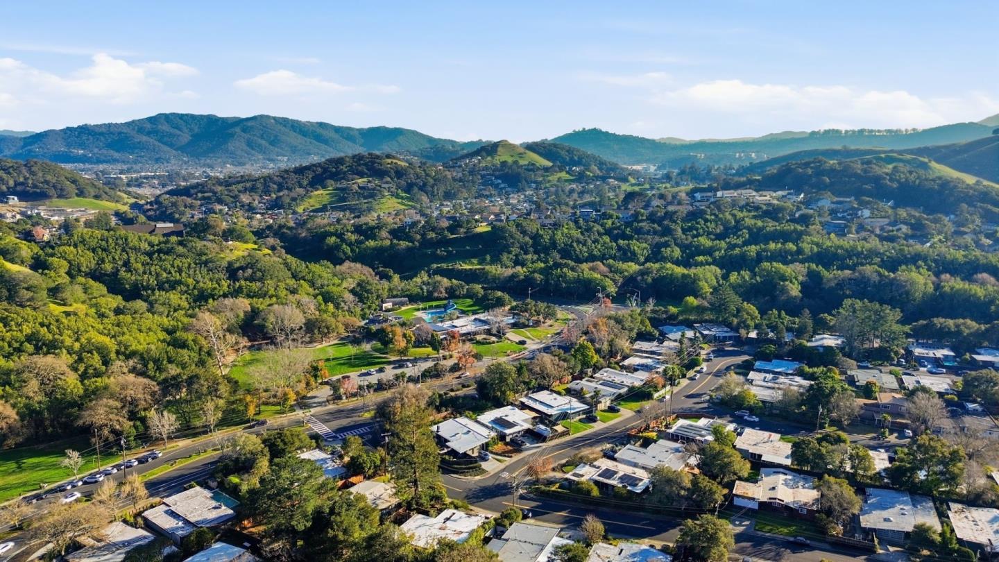 Detail Gallery Image 70 of 81 For 2212 Juniperberry Dr, San Rafael,  CA 94903 - 4 Beds | 2 Baths