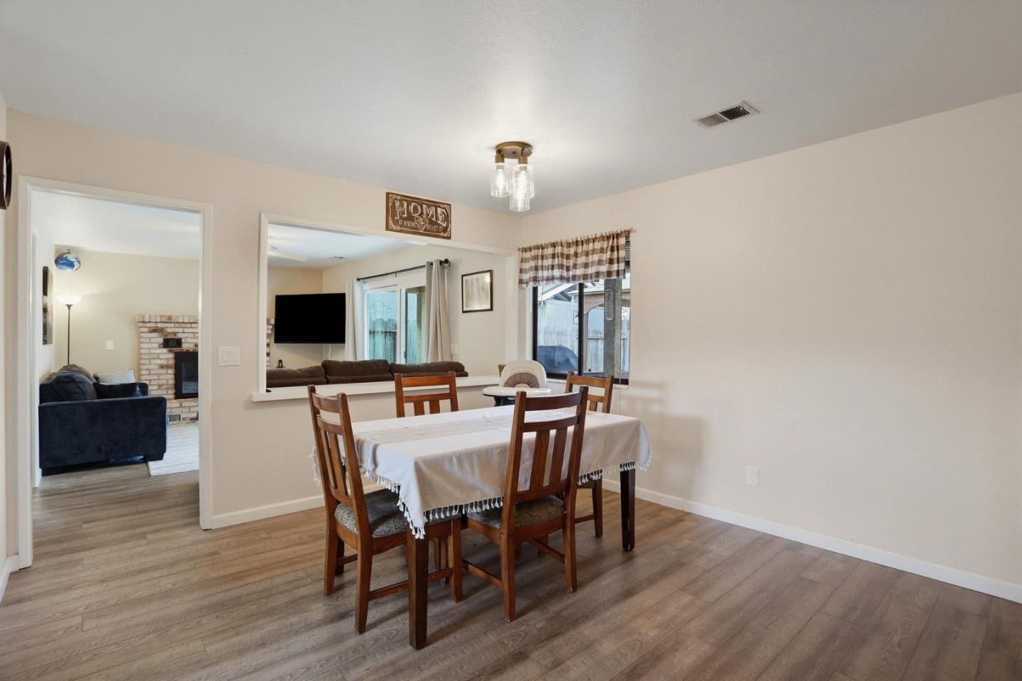 Detail Gallery Image 15 of 56 For 1090 Nez Perce Dr, Hollister,  CA 95023 - 3 Beds | 2 Baths