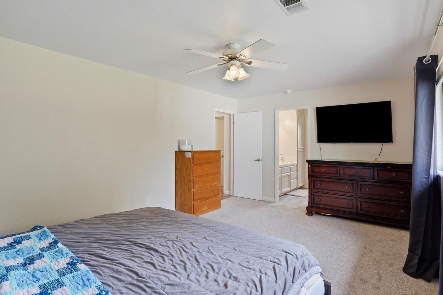 Detail Gallery Image 18 of 56 For 1090 Nez Perce Dr, Hollister,  CA 95023 - 3 Beds | 2 Baths