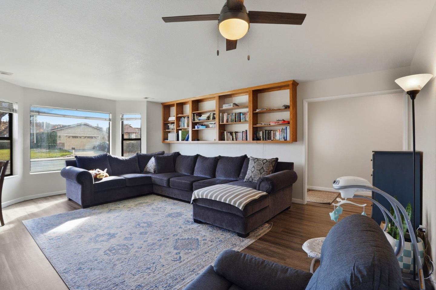 Detail Gallery Image 3 of 56 For 1090 Nez Perce Dr, Hollister,  CA 95023 - 3 Beds | 2 Baths